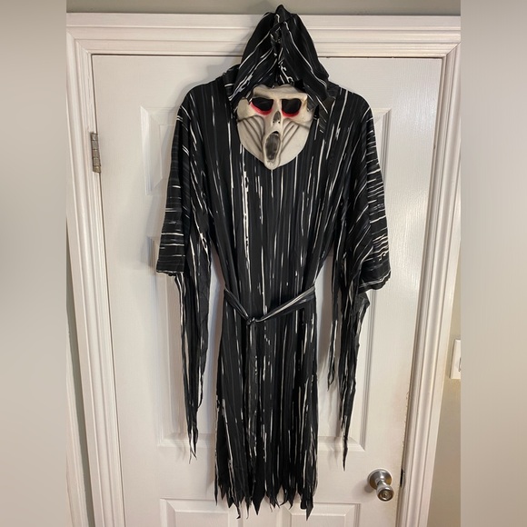 Howling Horror Costume Child X-Large Robe attached Hood, Waist Tie, Mask Used 1x - Picture 2 of 11